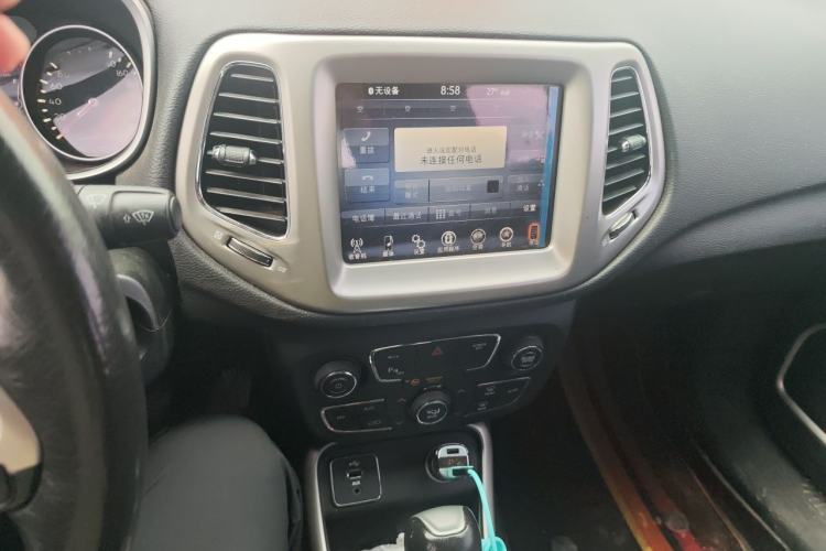 Used Jeep Compass 2017 200T Automatic Family Edition Audio And AC Panel