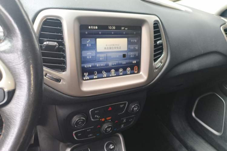 Used Jeep Compass 2017 200T Automatic Family Edition Audio And AC Panel