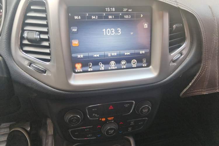 Used Jeep Compass 2017 200T Automatic Family Edition Audio And AC Panel