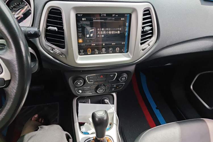 Used Jeep Compass 2017 200T Automatic Family Edition Audio And AC Panel