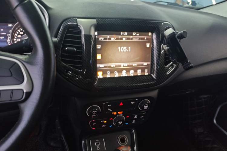 Used Jeep Compass 2017 200T Automatic Family Edition Audio And AC Panel