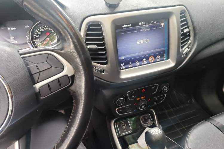 Used Jeep Compass 2017 200T Automatic Family Edition Audio And AC Panel