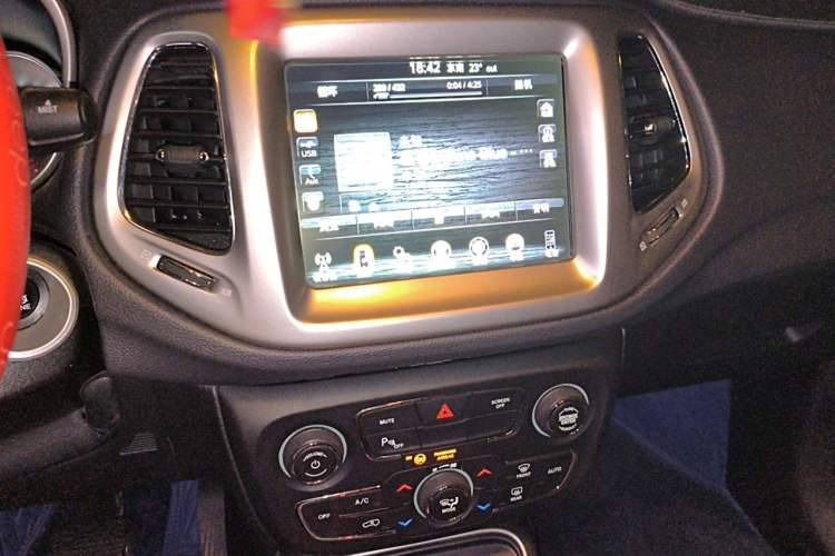 Used Jeep Compass 2017 200T Automatic Family Edition Audio And AC Panel