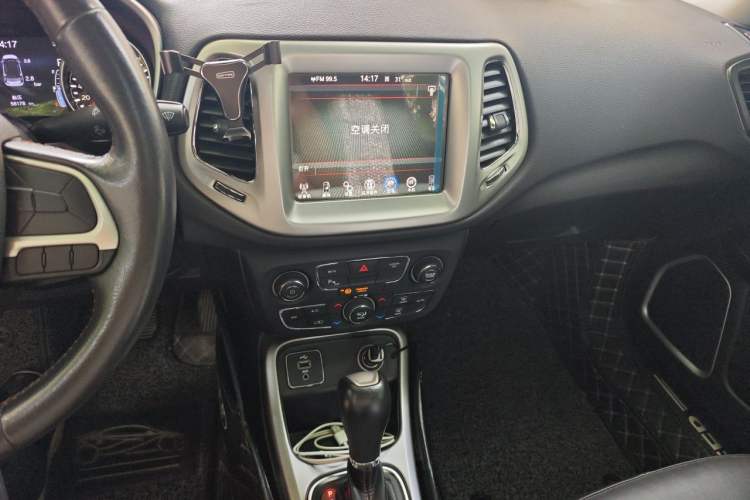 Used Jeep Compass 2017 200T Automatic Family Edition Audio And AC Panel