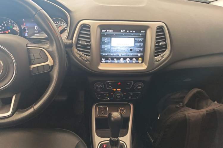 Used Jeep Compass 2017 200T Automatic Family Edition Audio And AC Panel