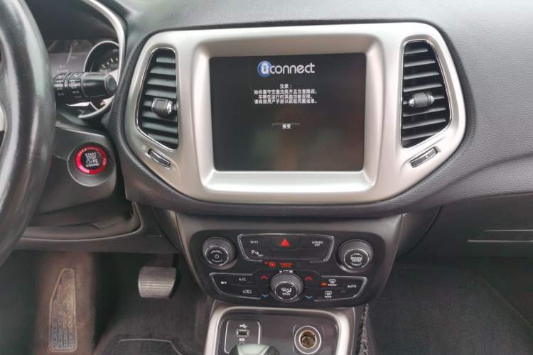 Used Jeep Compass 2017 200T Automatic Family Edition Audio And AC Panel
