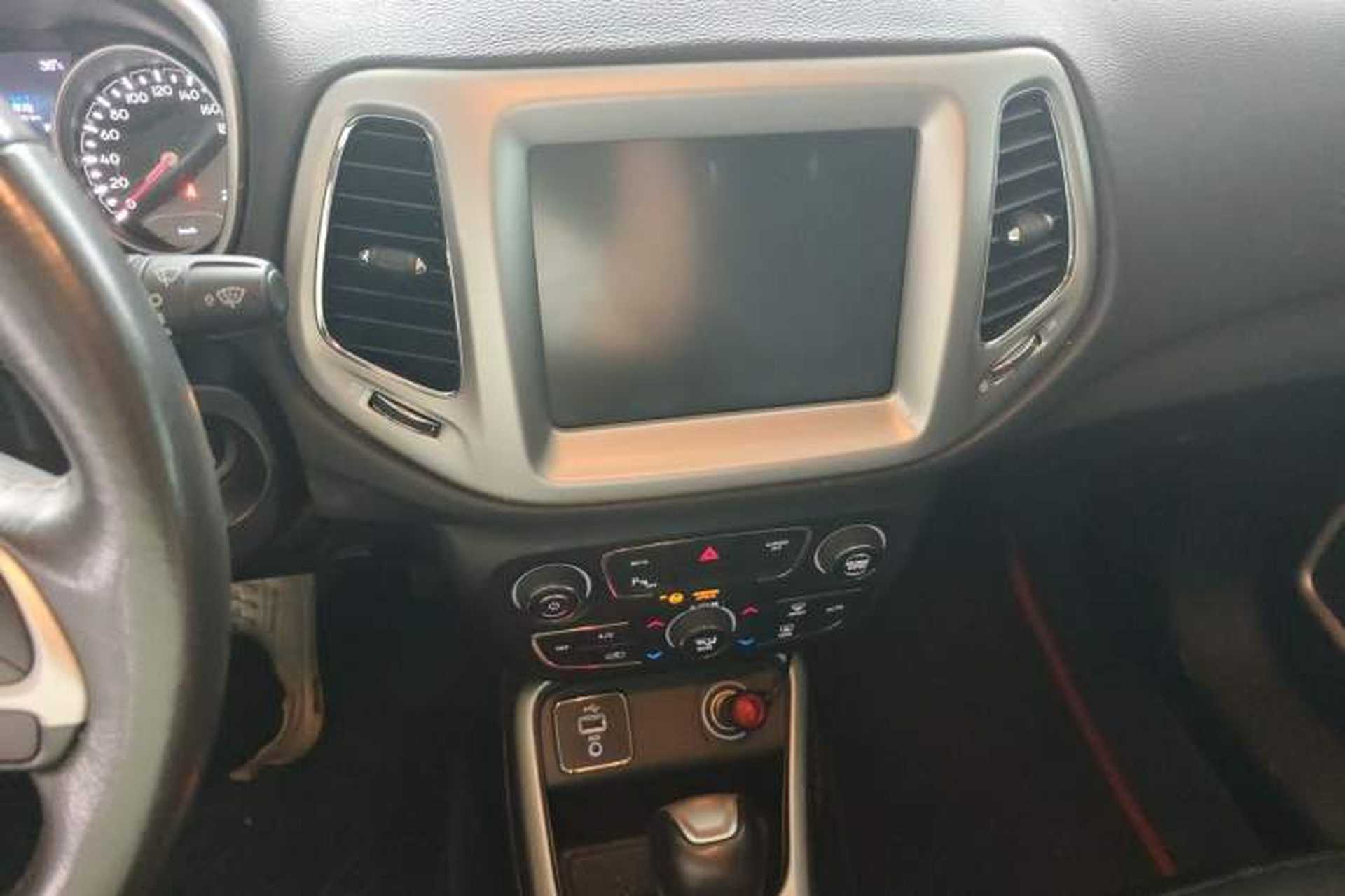 Used Jeep Compass 2017 200T Automatic Family Edition Audio And AC Panel