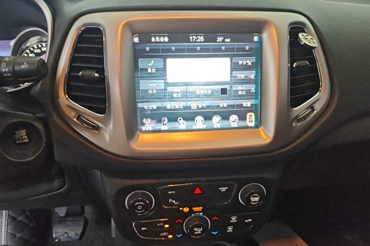 Used Jeep Compass 2017 200T Automatic Family Edition Audio And AC Panel