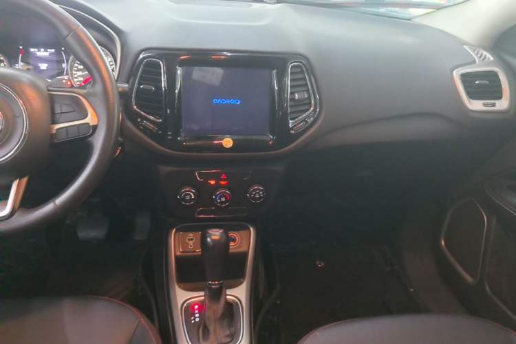 Used Jeep Compass 2017 200T Automatic Enjoyment Edition Audio And AC Panel