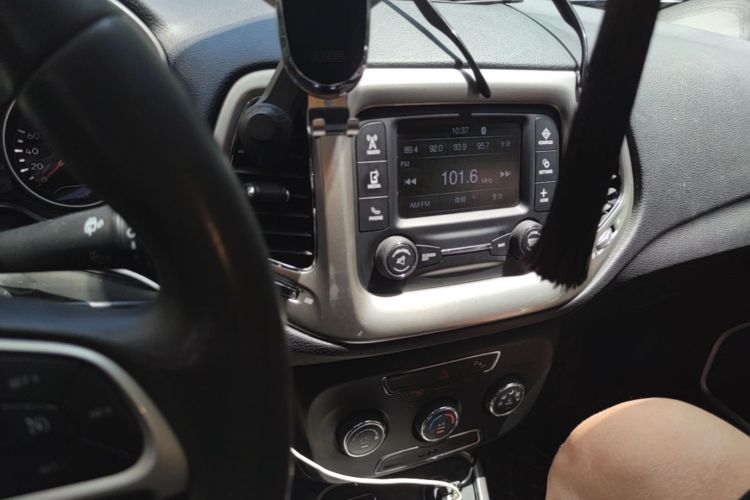 Used Jeep Compass 2017 200T Automatic Enjoyment Version Audio And AC Panel