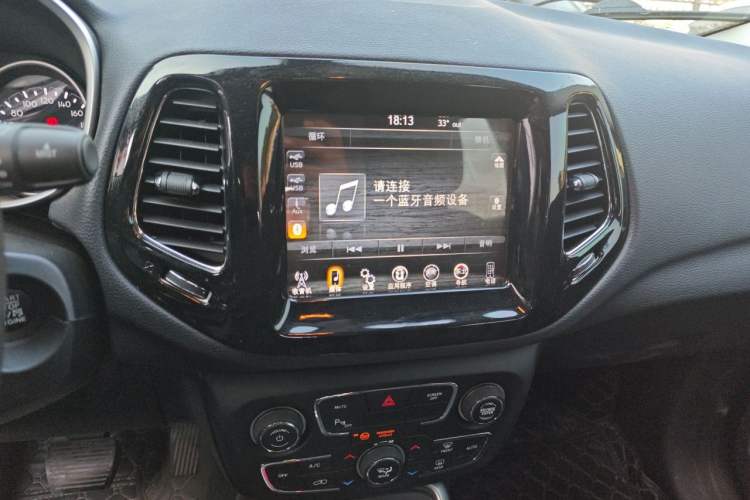 Used Jeep Compass 2017 200T Automatic Family Edition Audio And AC Panel