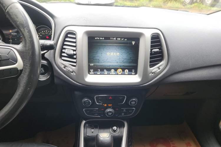 Used Jeep Compass 2017 200T Automatic Family Edition Audio And AC Panel