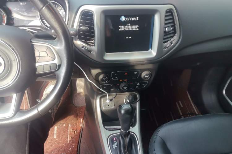 Used Jeep Compass 2017 200T Automatic Family Edition Audio And AC Panel