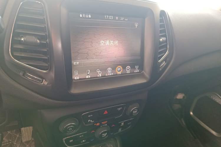 Used Jeep Compass 2017 200T Automatic Family Edition Audio And AC Panel