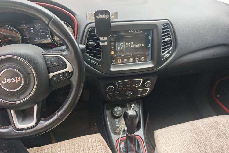 Used Jeep Compass 2017 200TS Automatic High-Performance All-Wheel Drive Edition Audio And AC Panel