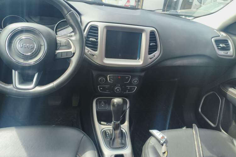 Used Jeep Compass 2017 200T Automatic Family Edition Audio And AC Panel