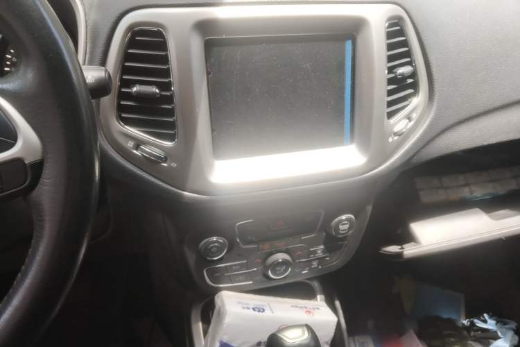 Used Jeep Compass 2017 200T Automatic Family Edition Audio And AC Panel