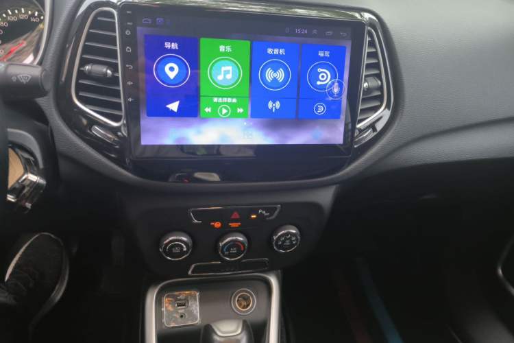 Used Jeep Compass 2017 200T Automatic Enjoyment Version Audio And AC Panel