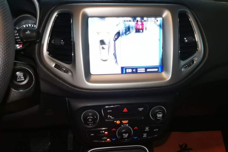Used Jeep Compass 2017 200T Automatic Family Edition Audio And AC Panel