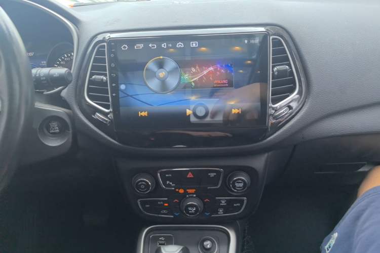 Used Jeep Compass 2017 200T Automatic Family Edition Audio And AC Panel