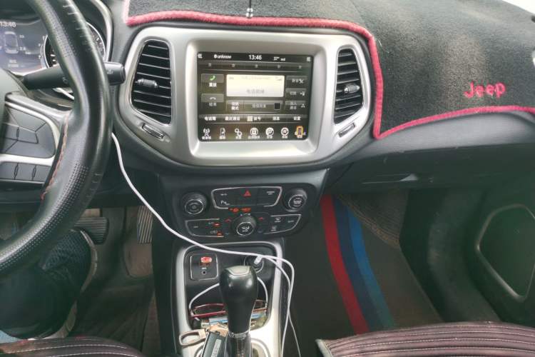 Used Jeep Compass 2017 200T Automatic Family Edition Audio And AC Panel