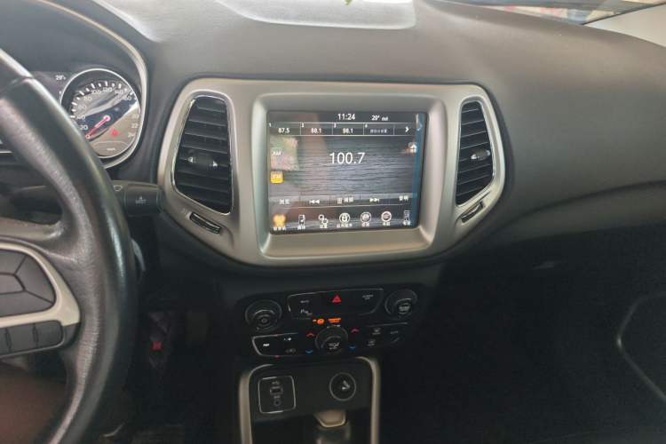 Used Jeep Compass 2017 200T Automatic Family Edition Audio And AC Panel