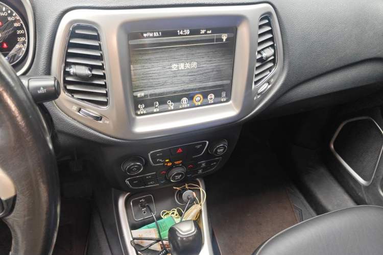 Used Jeep Compass 2017 200T Automatic Family Edition Audio And AC Panel