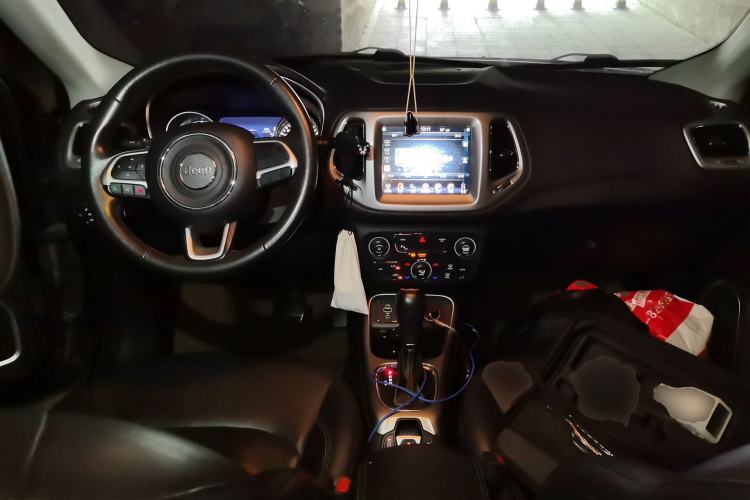 Used Jeep Compass 2017 200T Automatic Family Edition Center Console