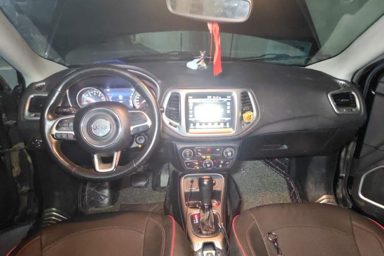 Used Jeep Compass 2017 200T Automatic Family Edition Center Console