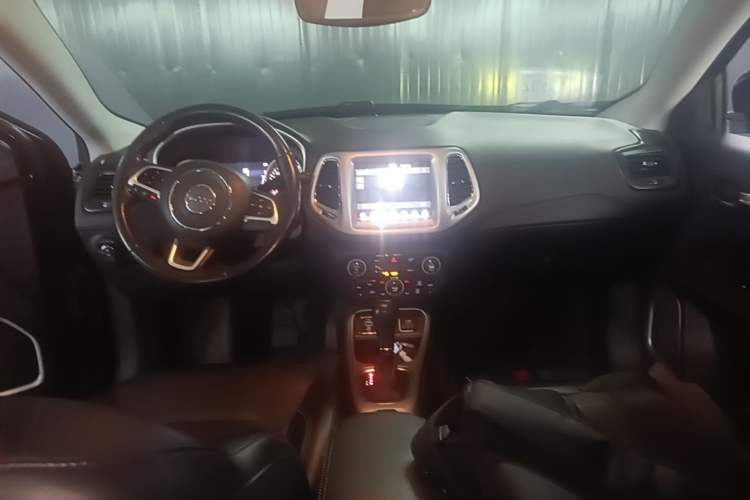 Used Jeep Compass 2017 200T Automatic Family Edition Center Console