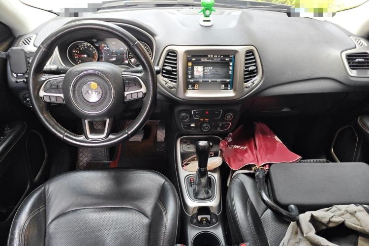 Used Jeep Compass 2017 200T Automatic Family Edition Center Console