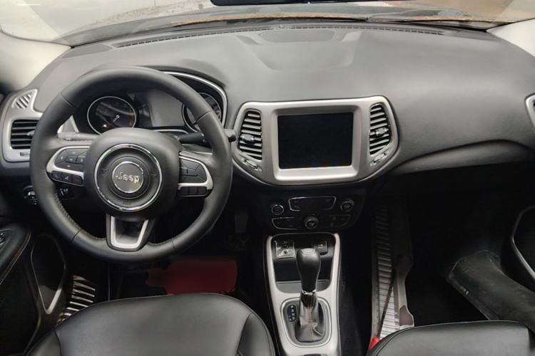 Used Jeep Compass 2017 200T Automatic Family Edition Center Console