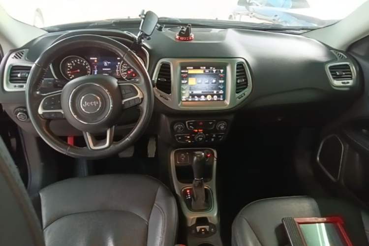 Used Jeep Compass 2017 200T Automatic Family Edition Center Console