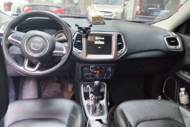 Used Jeep Compass 2017 200T Automatic Family Edition Center Console