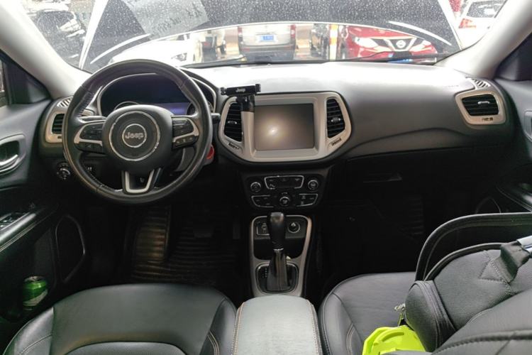 Used Jeep Compass 2017 200T Automatic Family Edition Center Console