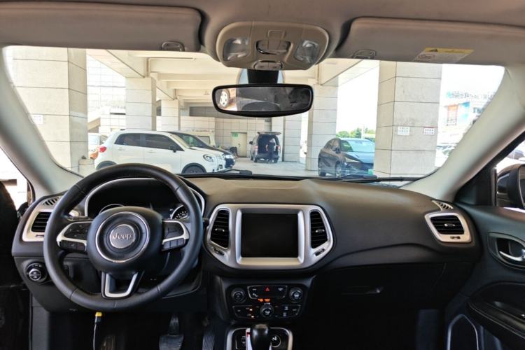 Used Jeep Compass 2017 200T Automatic Family Edition Center Console