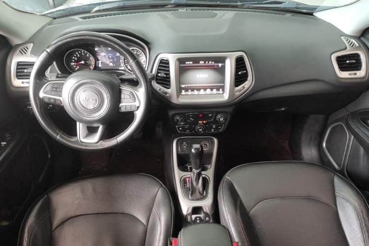 Used Jeep Compass 2017 200T Automatic Family Edition Center Console
