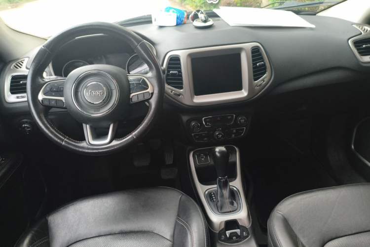 Used Jeep Compass 2017 200T Automatic Family Edition Center Console
