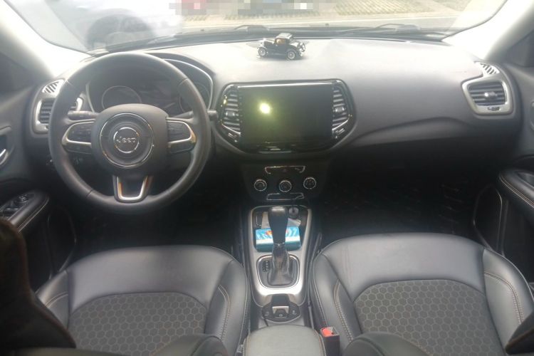 Used Jeep Compass 2017 200T Automatic Enjoyment Version Center Console