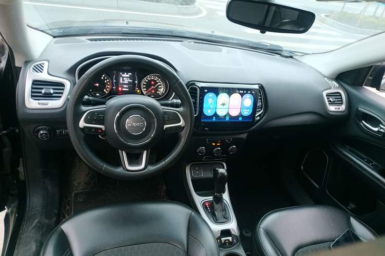 Used Jeep Compass 2017 200T Automatic Enjoyment Version Center Console