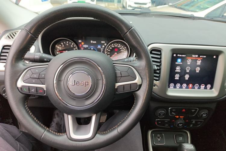 Used Jeep Compass 2017 200T Automatic Family Edition Center Console