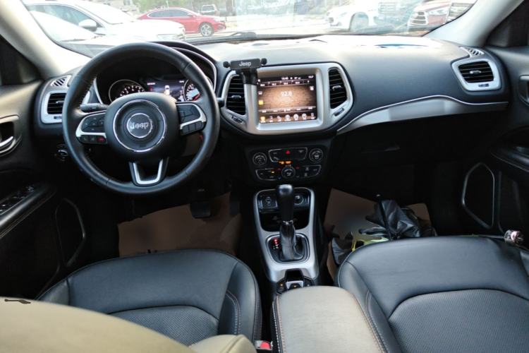 Used Jeep Compass 2017 200T Automatic Family Edition Center Console