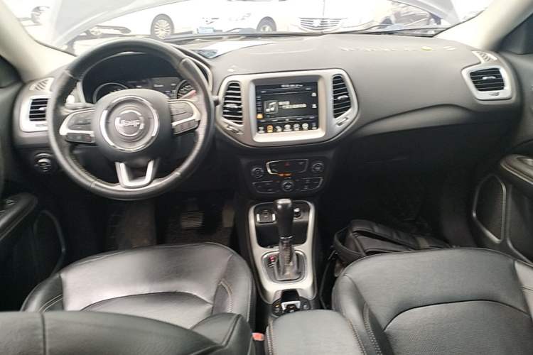 Used Jeep Compass 2017 200T Automatic Family Edition Center Console