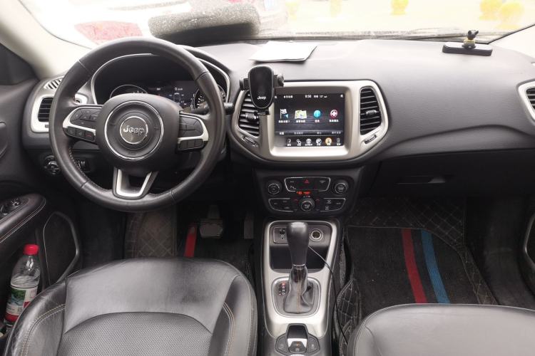 Used Jeep Compass 2017 200T Automatic Family Edition Center Console