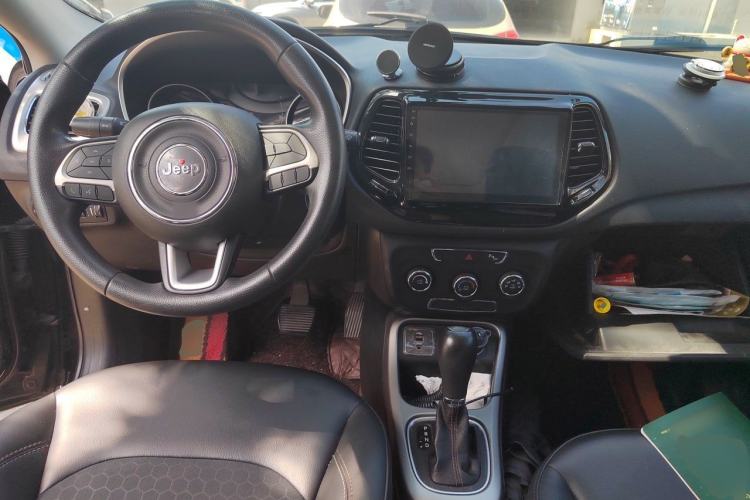 Used Jeep Compass 2017 200T Automatic Enjoyment Version Center Console