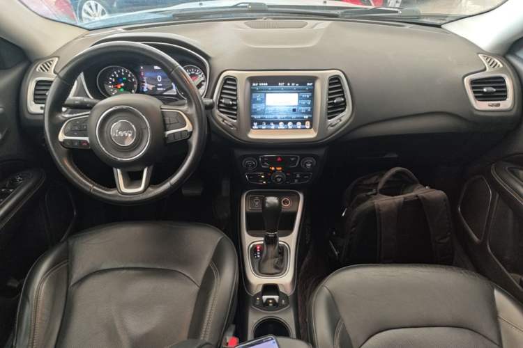 Used Jeep Compass 2017 200T Automatic Family Edition Center Console