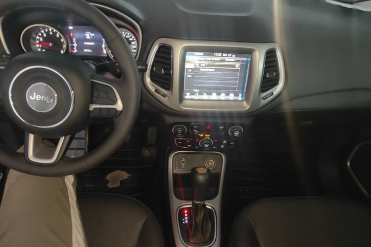 Used Jeep Compass 2017 200T Automatic Family Edition Center Console
