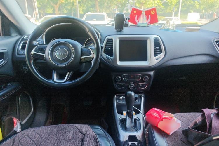 Used Jeep Compass 2017 200T Automatic Family Edition Center Console