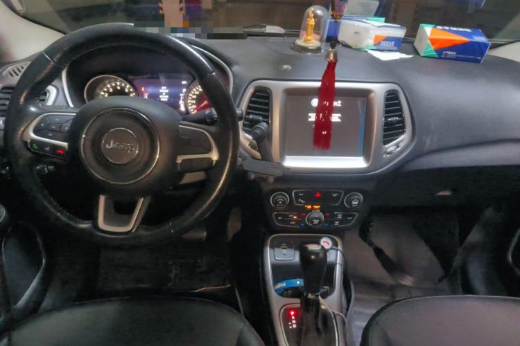 Used Jeep Compass 2017 200T Automatic Family Edition Center Console