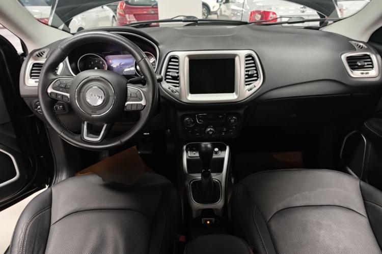 Used Jeep Compass 2017 200T Automatic Family Edition Center Console
